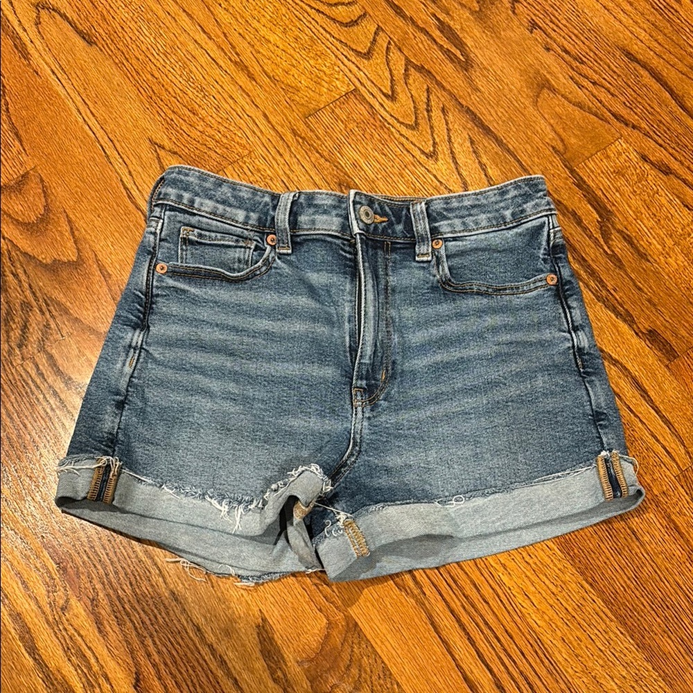 Close out sale American Eagle High Rise Denim/Jean Mom Short